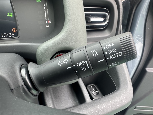 フリード(ホンダ)ディーラ-試乗車 16