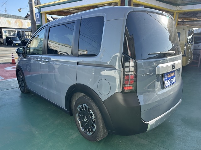 フリード(ホンダ)登録済未使用車 2