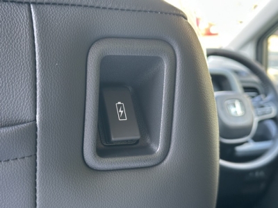 新型フリード(ホンダ)登録済未使用車 内外装写真他２