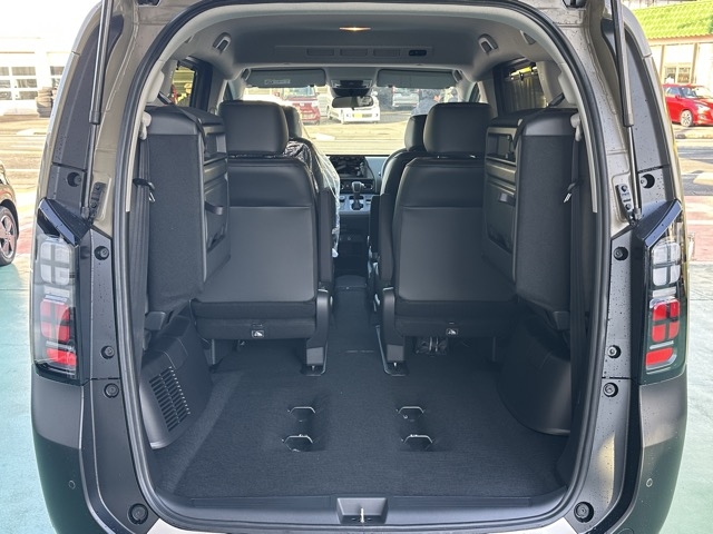 フリード(ホンダ)登録済未使用車 13