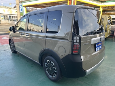 新型フリード(ホンダ)登録済未使用車 後方