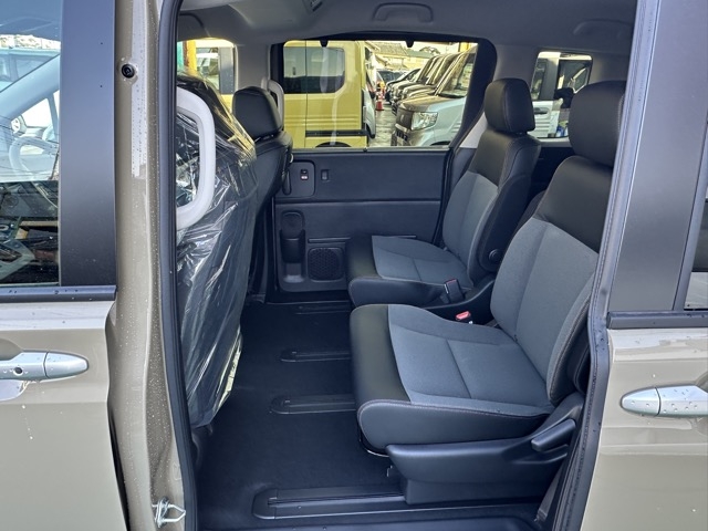 フリード(ホンダ)登録済未使用車 4