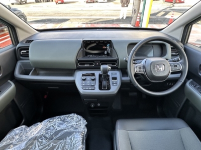 新型フリード(ホンダ)登録済未使用車 内外装写真