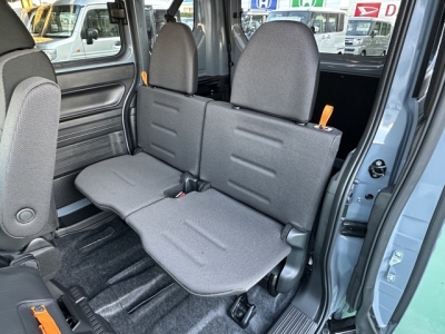 N-VAN(ホンダ)届出済未使用車 後席内装