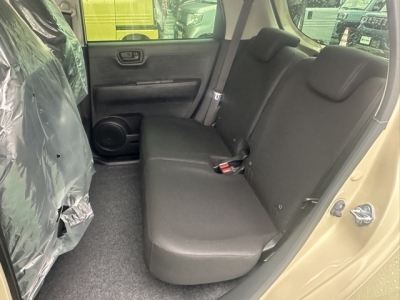 N-ONE(ホンダ)届出済未使用車 後席内装