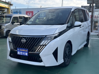 新型セレナ(ニッサン)見本展示車有り 前方