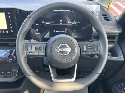 新型セレナ(ニッサン)見本展示車有り 内外装写真他