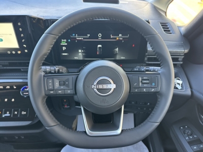 新型セレナ(ニッサン)見本展示車有り 内外装写真他