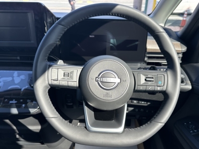 新型セレナ(ニッサン)見本展示車有り 内外装写真他