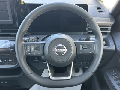 新型セレナ(ニッサン)見本展示車有り 内外装写真他