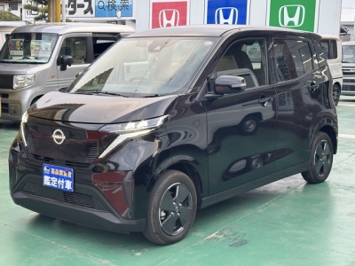 サクラ(ニッサン)ディーラ-試乗車 前方