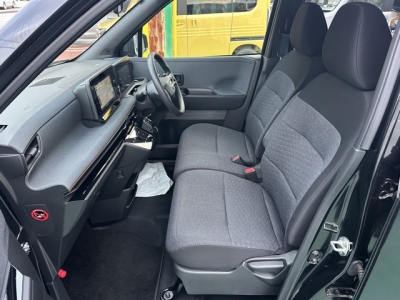 サクラ(ニッサン)ディーラ-試乗車 前席内装