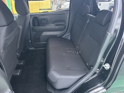 サクラ(ニッサン)ディーラ-試乗車 後席内装