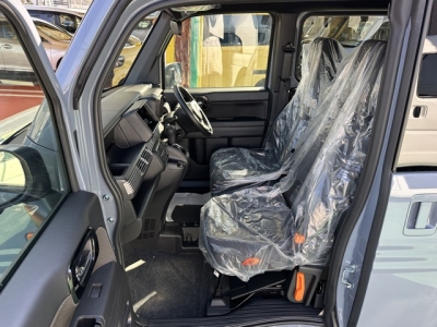 N-VAN(ホンダ)届出済未使用車 前席内装