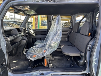 N-VAN(ホンダ)届出済未使用車 後席から見た前席