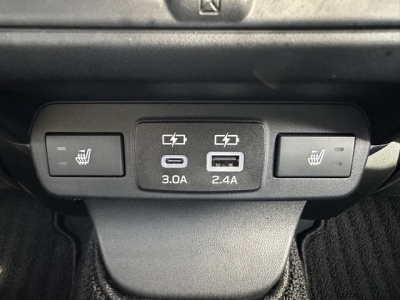 レヴォーグ(スバル)中古車 内外装写真