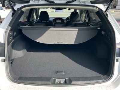 レヴォーグ(スバル)中古車 内外装写真他