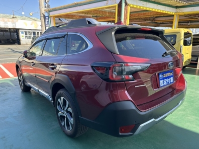 レガシィアウトバック(スバル)中古車 後方