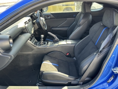 BRZ(スバル)中古車 前席内装