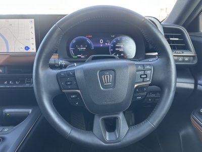 クラウンクロスオーバー(トヨタ)中古車 内外装写真