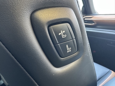 クラウンクロスオーバー(トヨタ)中古車 内外装写真他１