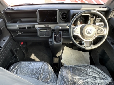 N-VAN(ホンダ)届出済未使用車 後席から見た前席