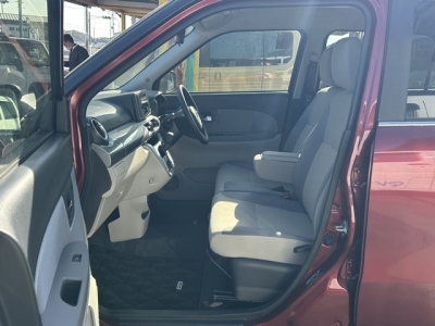 ピクシスジョイ(トヨタ)中古車 前席内装