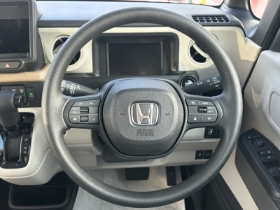新型N-BOX(ホンダ)届出済未使用車 内外装写真