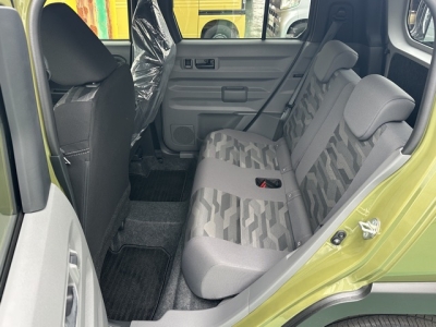 タフト(ダイハツ)届出済未使用車 後席内装