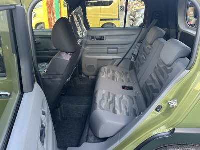 タフト(ダイハツ)届出済未使用車 後席内装