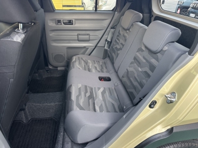 タフト(ダイハツ)中古車 後席内装