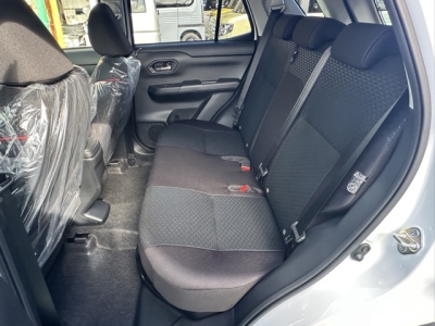 ライズ(トヨタ)登録済未使用車 後席内装