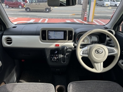 ミラトコット(ダイハツ)中古車 後席から見た前席
