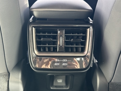 クラウンクロスオーバー(トヨタ)登録済未使用車 内外装写真他