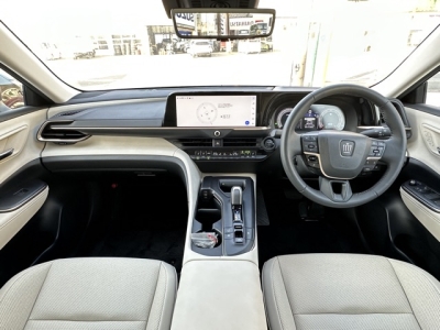 クラウンクロスオーバー(トヨタ)中古車 内外装写真