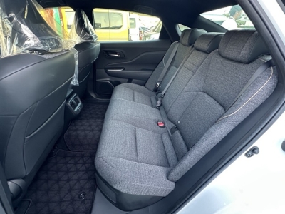 クラウンクロスオーバー(トヨタ)中古車 後席内装