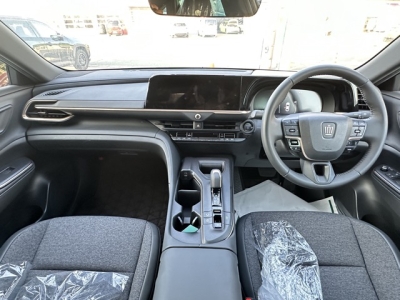 クラウンクロスオーバー(トヨタ)中古車 内外装写真