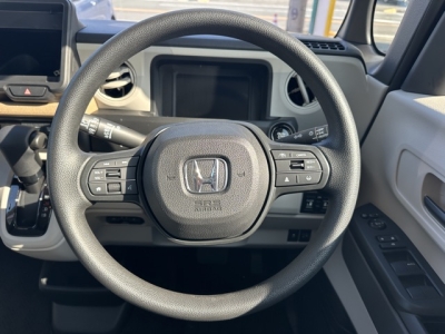 新型N-BOX(ホンダ)届出済未使用車 内外装写真