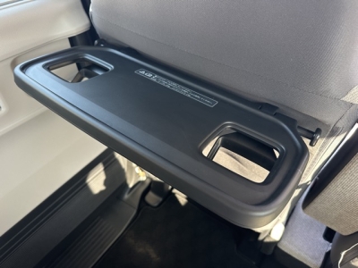 新型N-BOX(ホンダ)届出済未使用車 内外装写真他