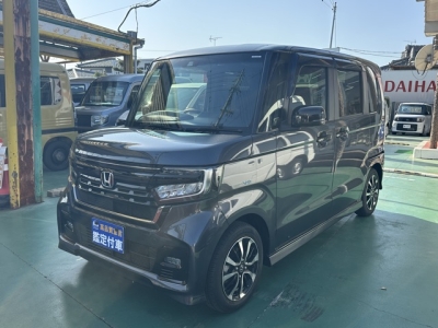 N-BOXカスタム(ホンダ)中古車 前方