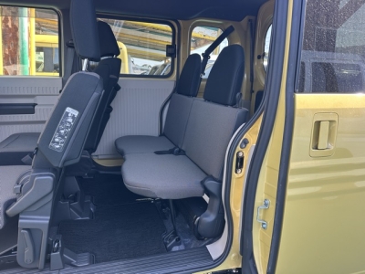 N-VAN e(ホンダ)中古車 後席内装