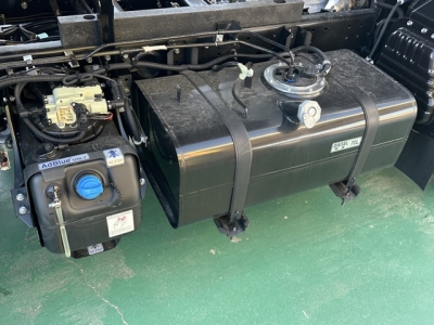 キャンター(三菱)登録済未使用車 内外装写真他２