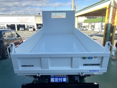 キャンター(三菱)登録済未使用車 内外装写真