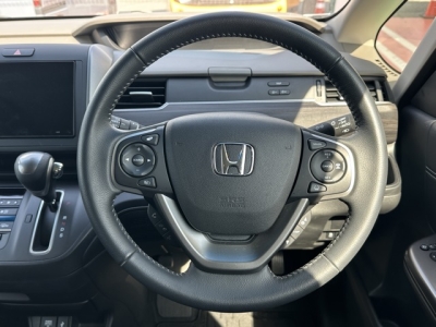 フリード(ホンダ)中古車 内外装写真他