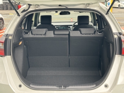 フィット(ホンダ)中古車 内外装写真他２