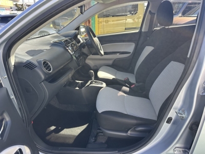 ミラージュ(三菱)中古車 前席内装