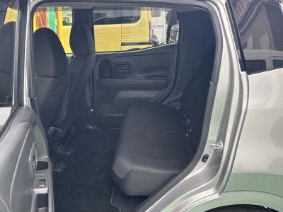 サクラ(ニッサン)中古車 後席内装