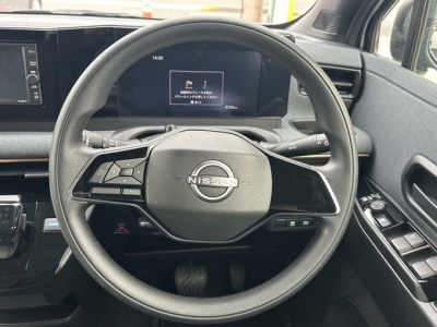 サクラ(ニッサン)中古車 内外装写真