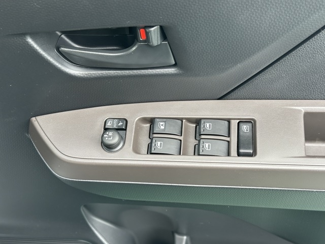 ルーミー(トヨタ)中古車 13