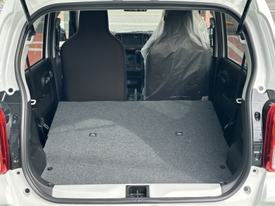 アルト(スズキ)届出済未使用車 内外装写真他２